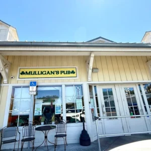 Mulligan’s Pub (Late)